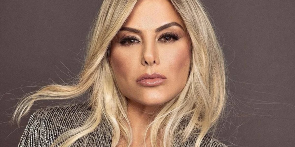 http://tvfoco.uai.com.br/wp-content/uploads/2015/05/Daniela-Mercury.jpg