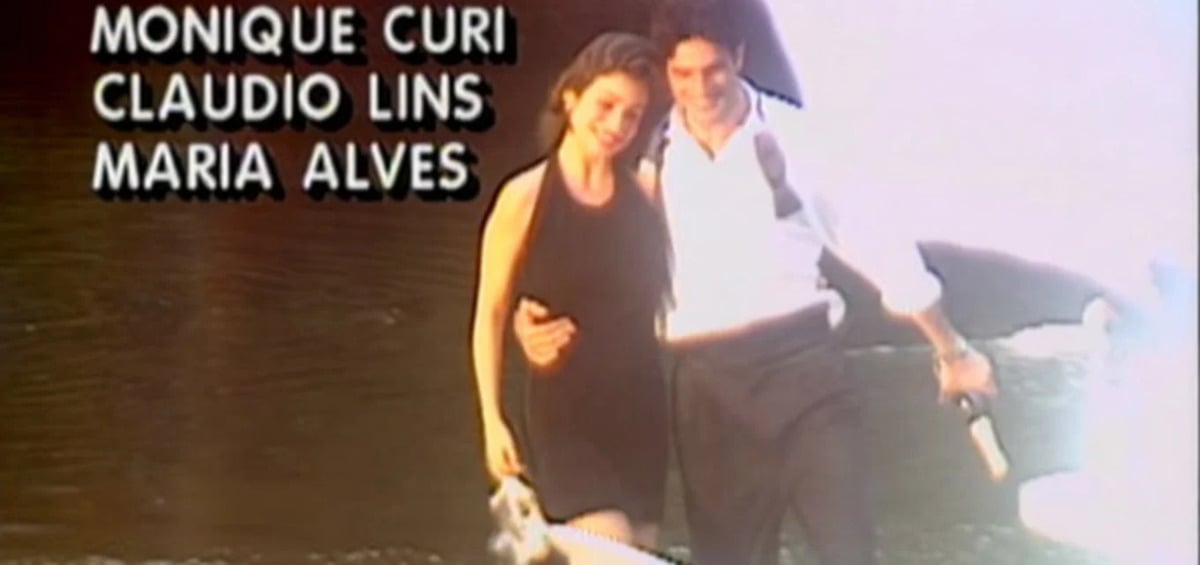 Renata Vasconcellos na abertura de História de Amor (Foto: Reprodução)