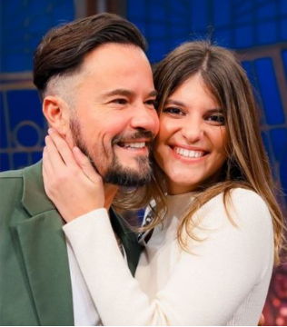 Em entrevista ao 'The Noite', Paulo Vilhena explica porque ficou afastado da namorada Maria Luiza por seis meses; hoje, ela está recuperada - Foto Reprodução SBT