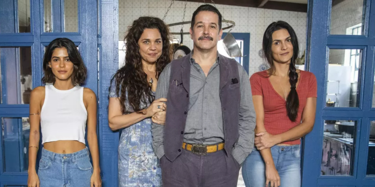 http://tvfoco.uai.com.br/wp-content/uploads/2015/05/Daniela-Mercury.jpg