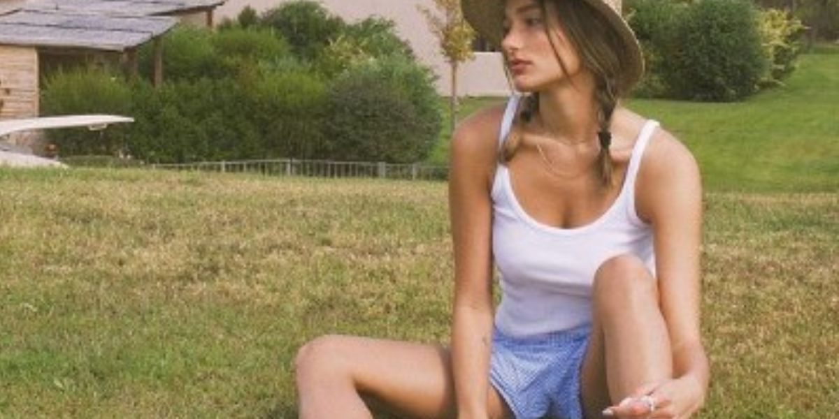 Filha da Xuxa, Sasha Meneghel abre mão de sutiã em fotos e deixa os seguidores encantados com beleza  - Foto: Reprodução Instagram