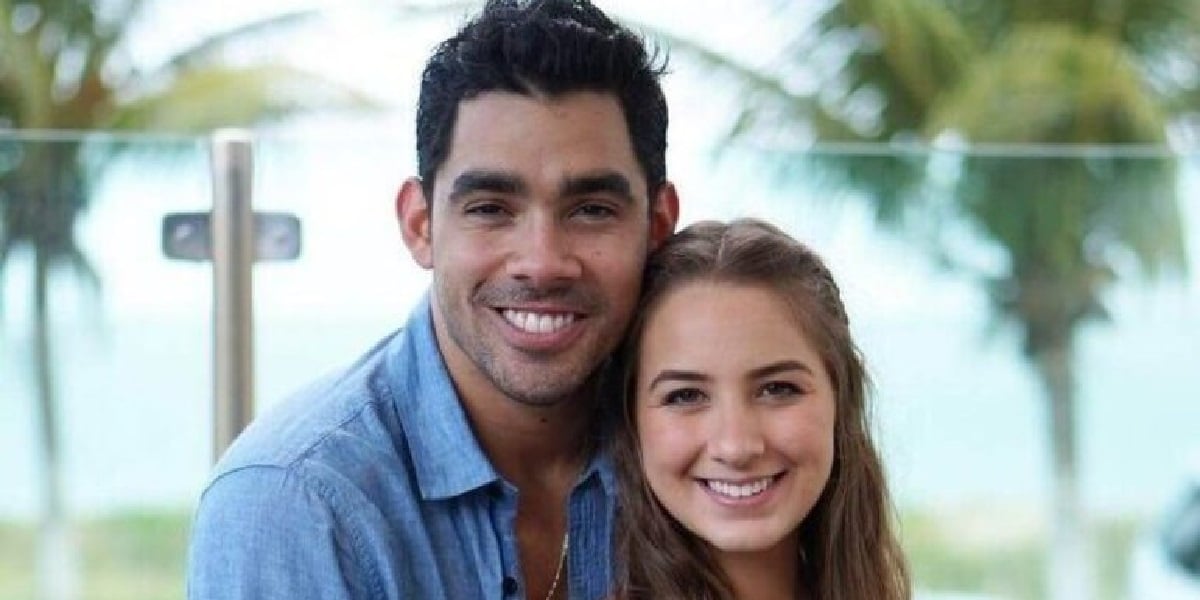 Gabriel Diniz ao lado de Karoline Calheiros, ex-noiva (Foto: Divulgação)