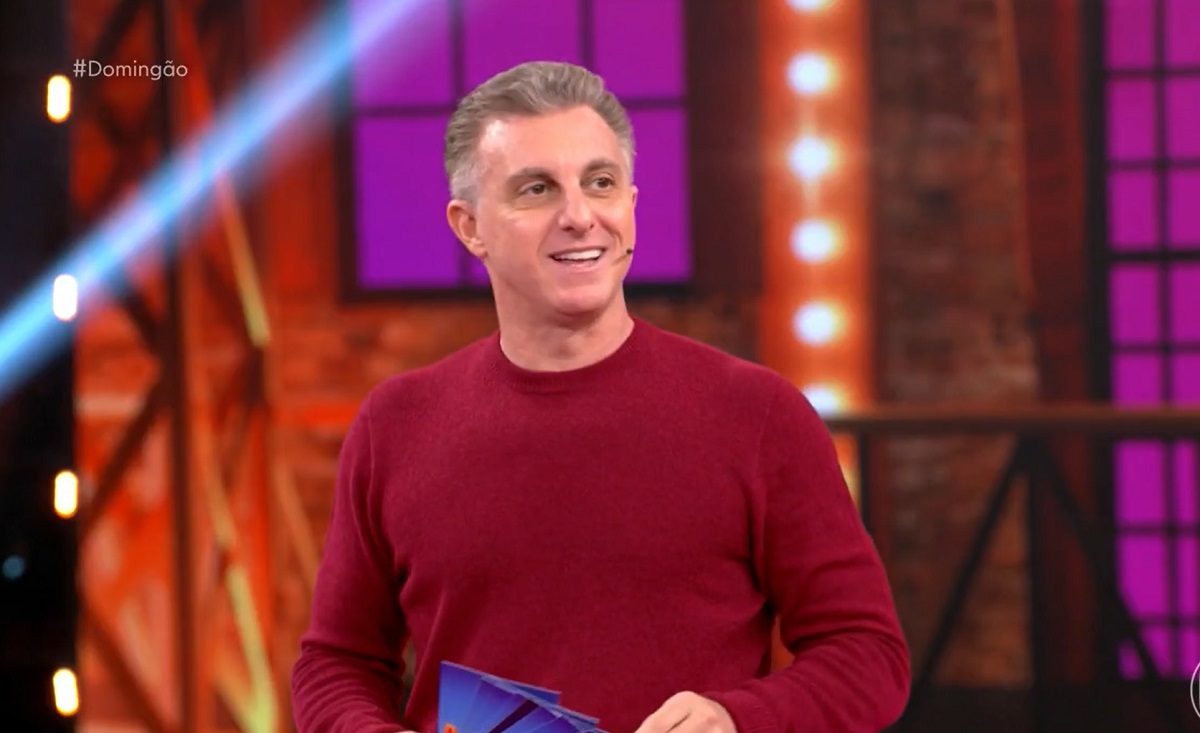 Luciano Huck comandará o Domingão ao vivo em novembro e dezembro