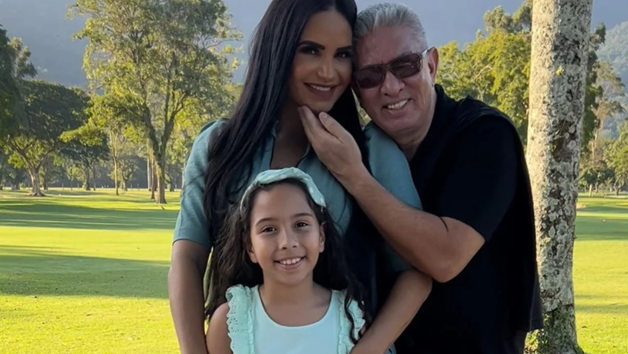 Shayene, o marido e a filha (Foto: Reprodução)