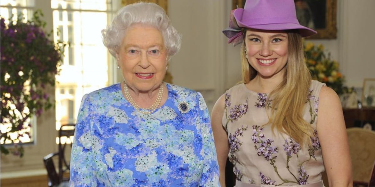 Juliana Baroni em encontro com a Rainha Elizabeth (Foto: Instagram)