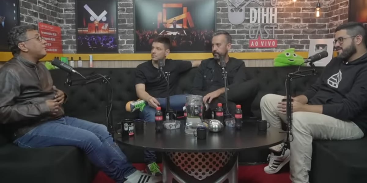 Paulinho Gogó doi o convidado do podcast 'PodiihCast' (Reprodução: Youtube)
