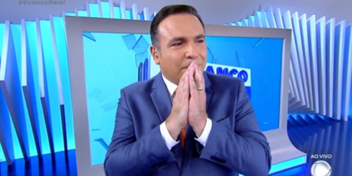 Reinaldo Gottino se emociona ao noticiar morte de menina (Reprodução: Record)