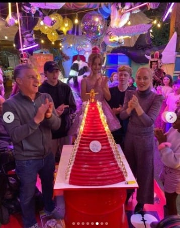 Bolo de aniversário de Eva (Foto: Reprodução/Instagram)