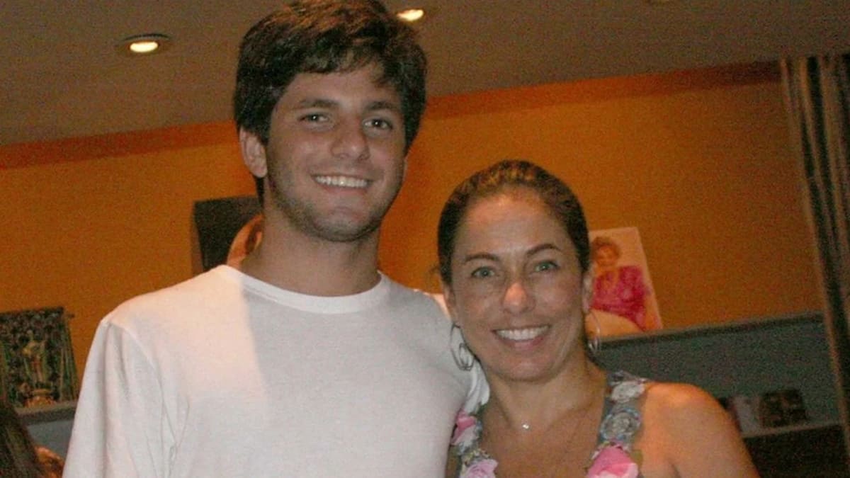 http://tvfoco.uai.com.br/wp-content/uploads/2015/05/Daniela-Mercury.jpg