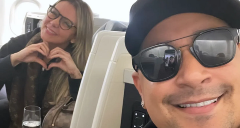 Xanddy e Carla Perez arriscam vida ao voarem para os EUA em meio à furacão Xanddy e Carla Perez arriscam vida ao voarem para os EUA em meio à furacão