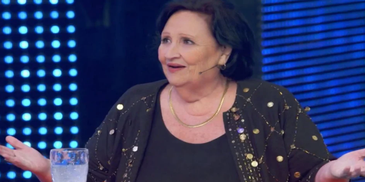 Déa Lúcia no palco do Domingão de Luciano Huck (Foto: TV Globo) 