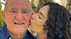 Renato Aragão, eterno Didi, com sua filha, a atriz Lívian Aragão (Reprodução/ Instagram)