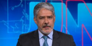 William Bonner ao vivo no Jornal Nacional (Foto: Reprodução / TV Globo)