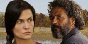 Pantanal - José Leôncio (Marcos Palmeira) acaba com a raça de Zefa (Paula Barbosa), que é jogada na sarjeta por causa de mentira (Foto: Reprodução / Globo / Montagem TV Foco)