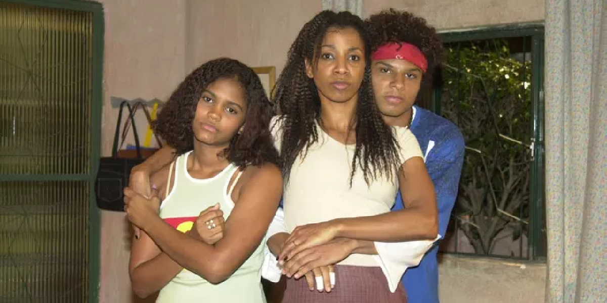 http://tvfoco.uai.com.br/wp-content/uploads/2015/05/Daniela-Mercury.jpg