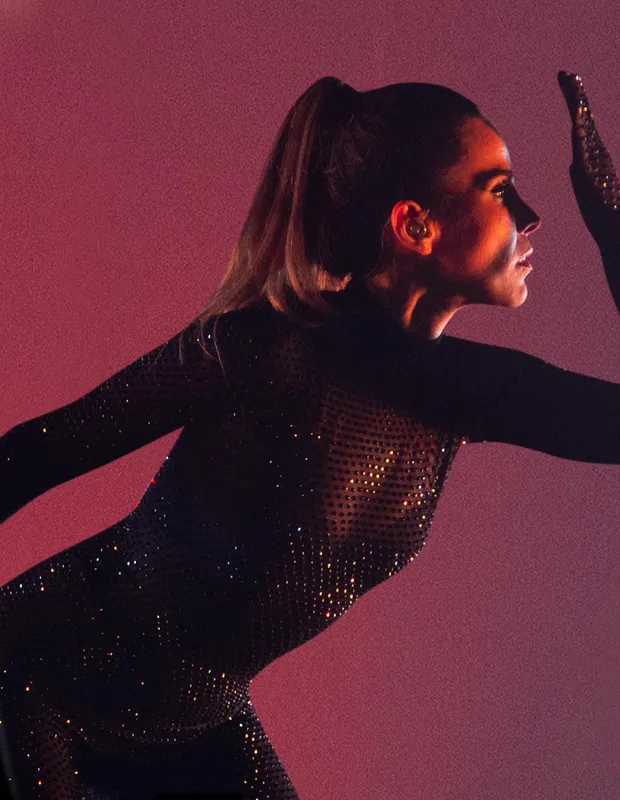 Em estreia da sua nova turnê, Wanessa ousa no look transparente e exibe corpão aos 39 anos - Foto Reprodução