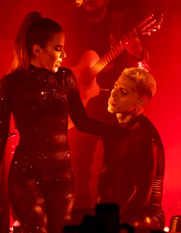 Em estreia da sua nova turnê, Wanessa ousa no look transparente e exibe corpão aos 39 anos - Foto Reprodução