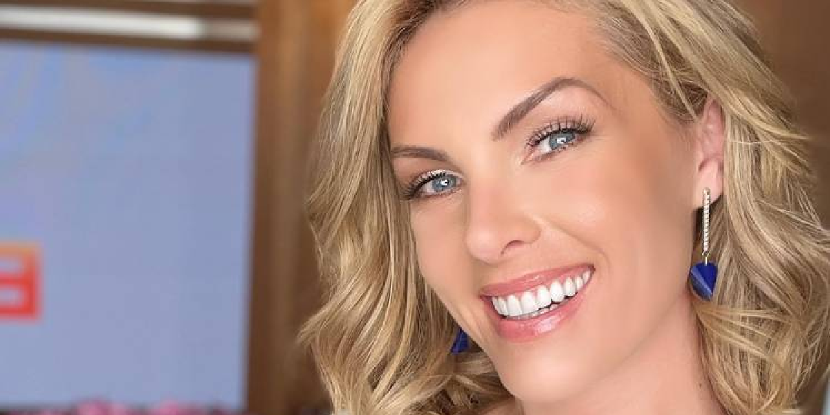 http://tvfoco.uai.com.br/wp-content/uploads/2015/05/Daniela-Mercury.jpg