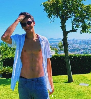 Pedro Garcia, filho mais velho de Márcio Garcia, tem beleza de cair o queixo e chama atenção - Foto: Reprodução Instagram