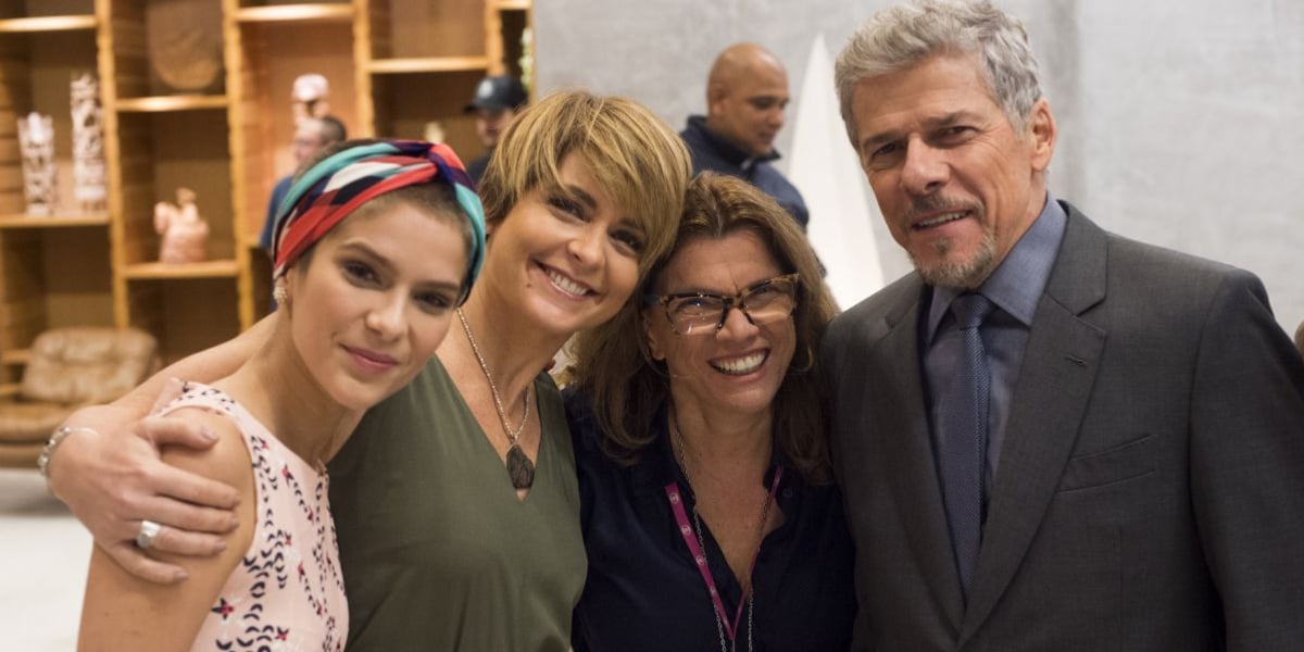 http://tvfoco.uai.com.br/wp-content/uploads/2015/05/Daniela-Mercury.jpg