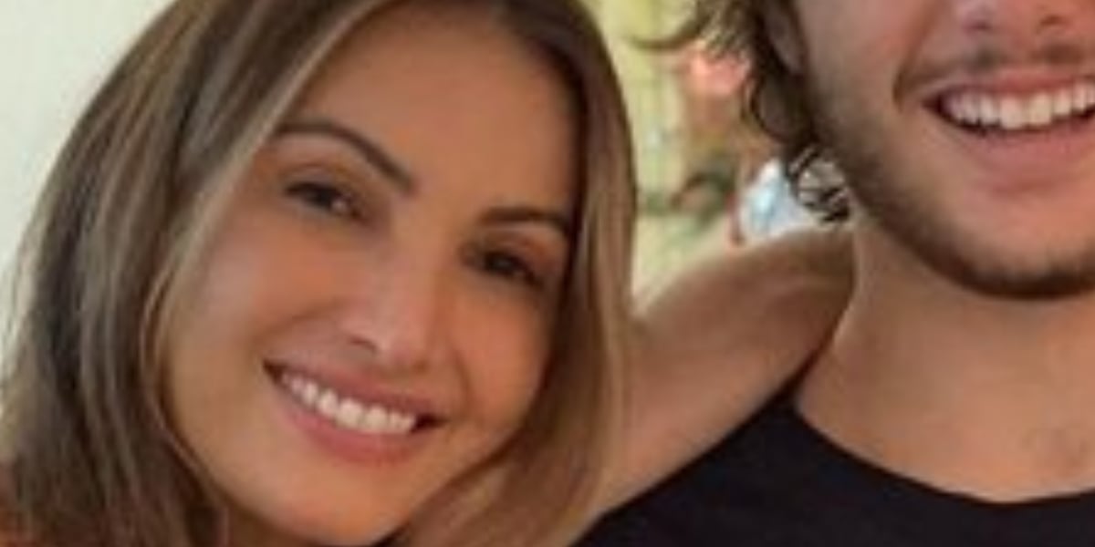 http://tvfoco.uai.com.br/wp-content/uploads/2015/05/Daniela-Mercury.jpg