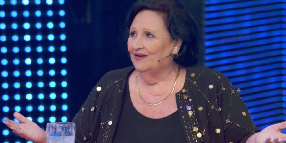 http://tvfoco.uai.com.br/wp-content/uploads/2015/05/Daniela-Mercury.jpg