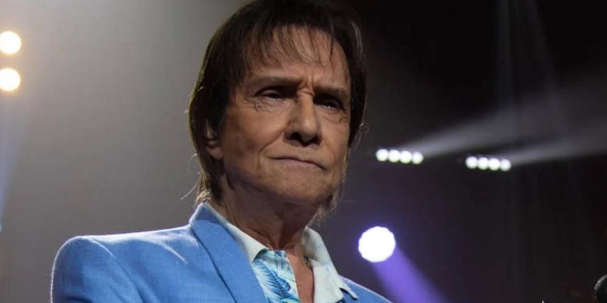 Roberto carlos paralisa seu show para prestar homenagens para Gal Costa e Rolando Boldrin (Reprodução: G1)