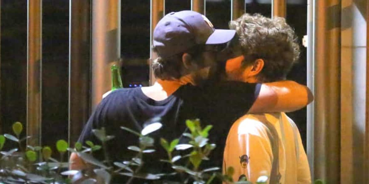 De acordo com Léo Dias, Maurício Destri e Coelho estavam em um relacionamento em 2018 (Reprodução)