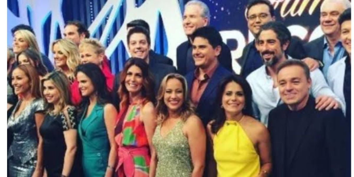 http://tvfoco.uai.com.br/wp-content/uploads/2015/05/Daniela-Mercury.jpg