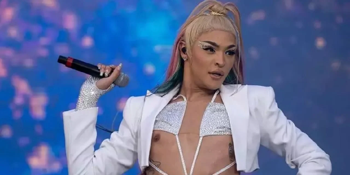 http://tvfoco.uai.com.br/wp-content/uploads/2015/05/Daniela-Mercury.jpg