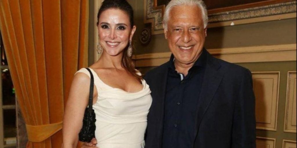 http://tvfoco.uai.com.br/wp-content/uploads/2015/05/Daniela-Mercury.jpg