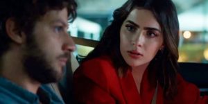 Ari vai ser cobrado por Chiara na novela Travessia (Foto: Reprodução/Globo)