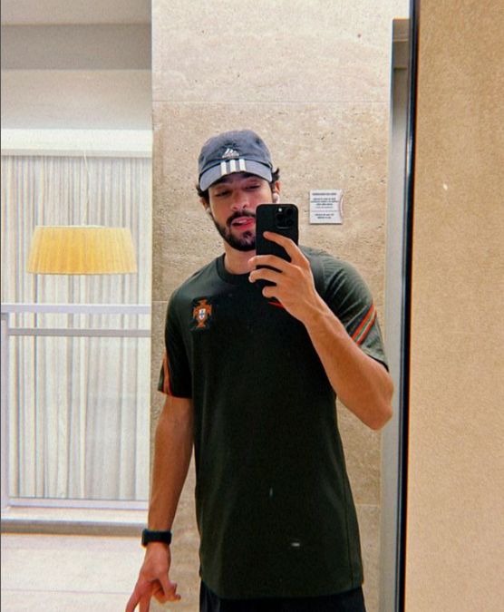 Matheus Costa, ator mirim da novela América, cresceu e se tornou um dos homens mais lindos do Brasil - Reprodução