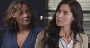 Cara e Coragem - Martha (Claudia Di Moura) descobre farsa macabra e pilantragem de Regina (Mel Lisboa) fica por um fio (Foto: Reprodução / Globo / Montagem TV Foco)