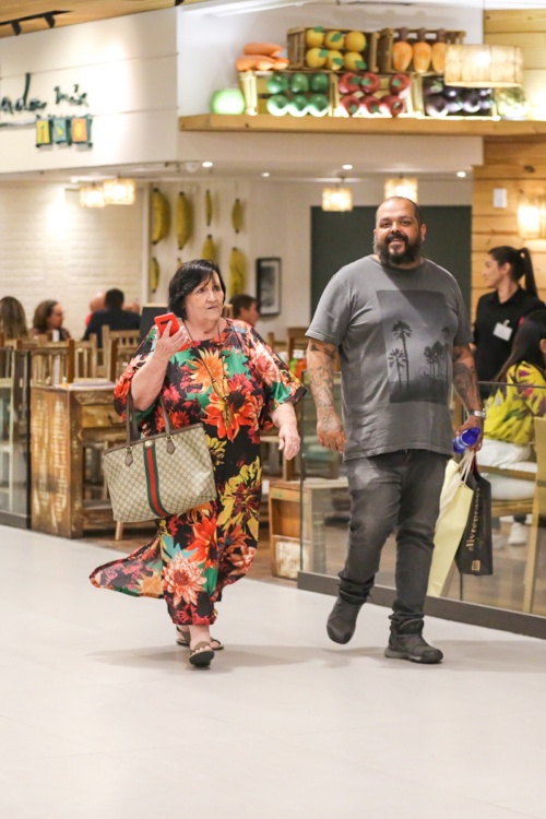 Dona Déa, mãe de Paulo Gustavo teve uma tarde divertida ao lado dos netos, filhos de Paulo Gustavo - Fotos: Victor Chapetta/AgNews