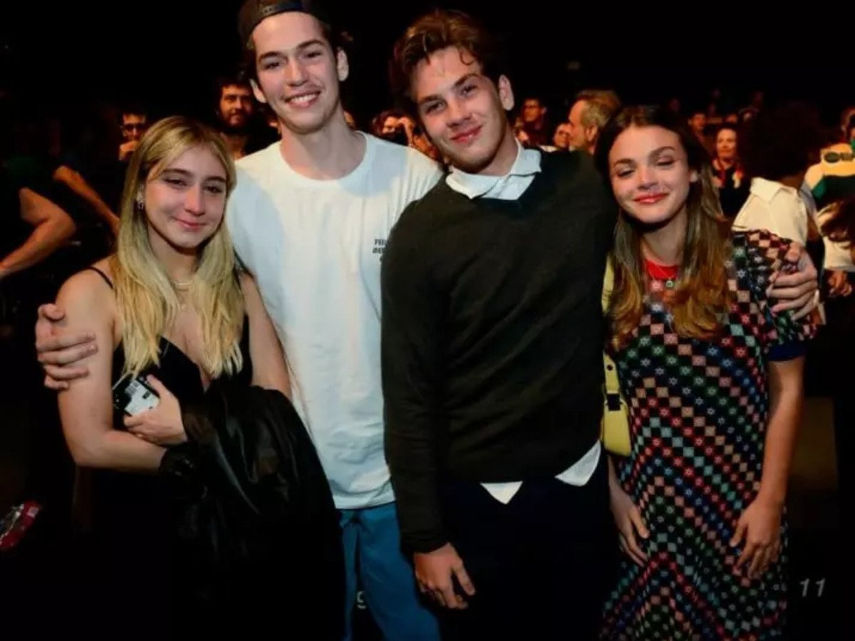 Pietro, filho de Giovanna Antonelli e Murilo Benício surge no evento da "premiere" do lançamento do filme "Pérola" dirigido pelo seu pai (Foto Reprodução/Internet)