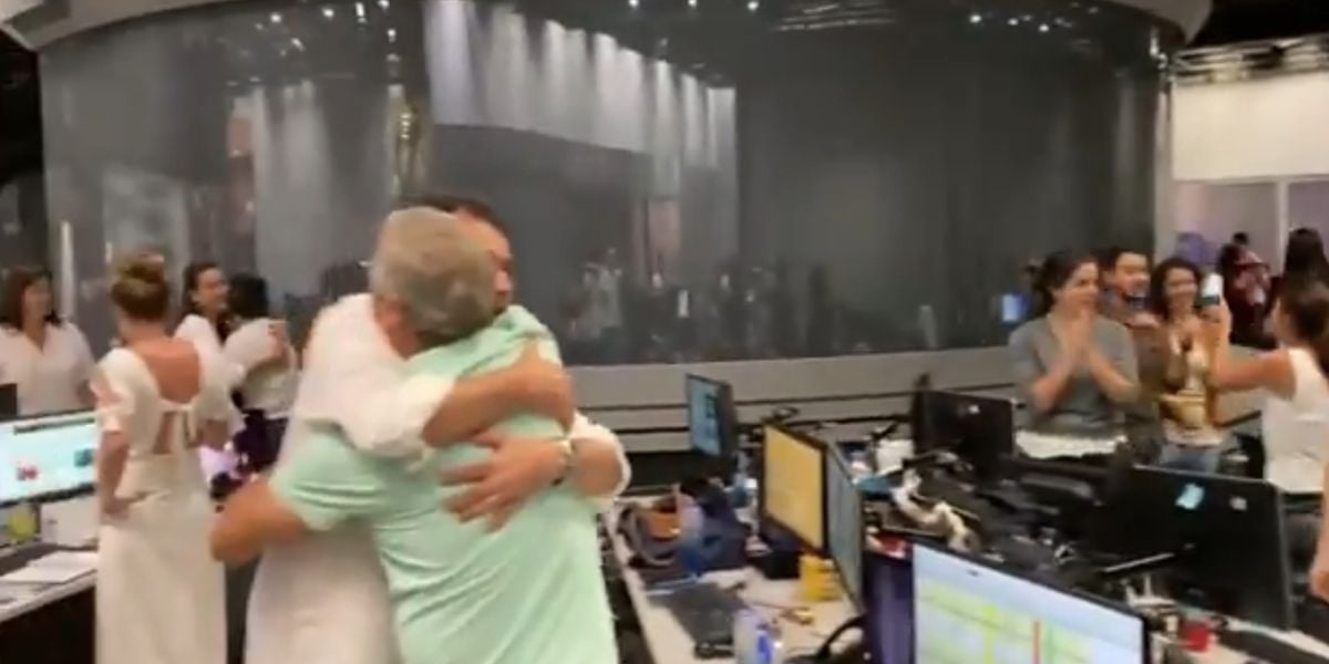 Globo emite comunicado após vídeo de jornalistas em redação do JN (Reprodução)