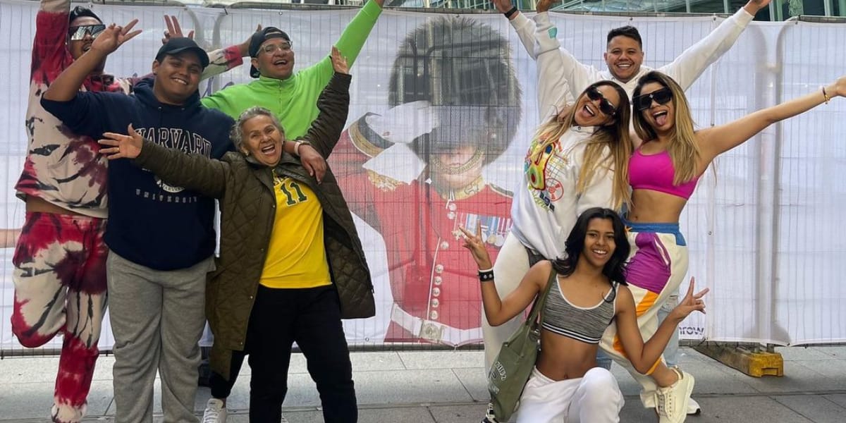 Primeira foto da cantora já em Londres (Reprodução: Instagram)