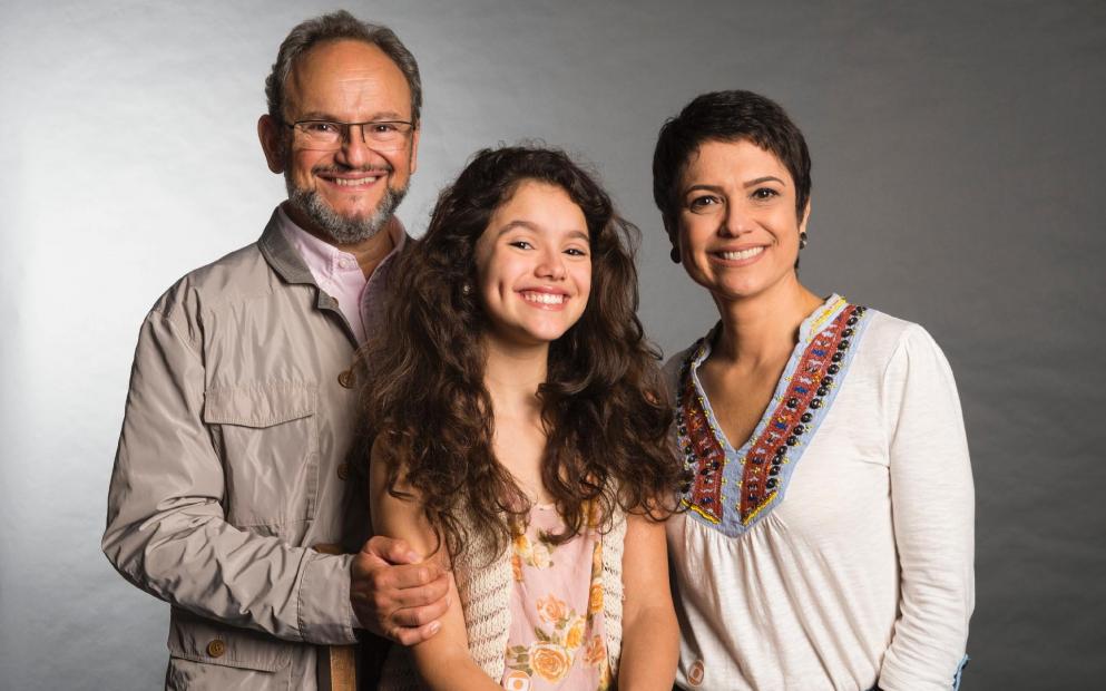 Jornalista e o marido são pais de Elisa, que atualmente mora nos EUA (Foto: Reprodução / Internet)