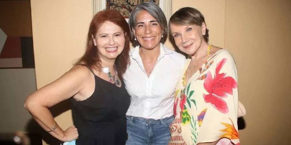 http://tvfoco.uai.com.br/wp-content/uploads/2015/05/Daniela-Mercury.jpg