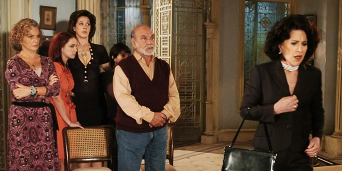 http://tvfoco.uai.com.br/wp-content/uploads/2015/05/Daniela-Mercury.jpg