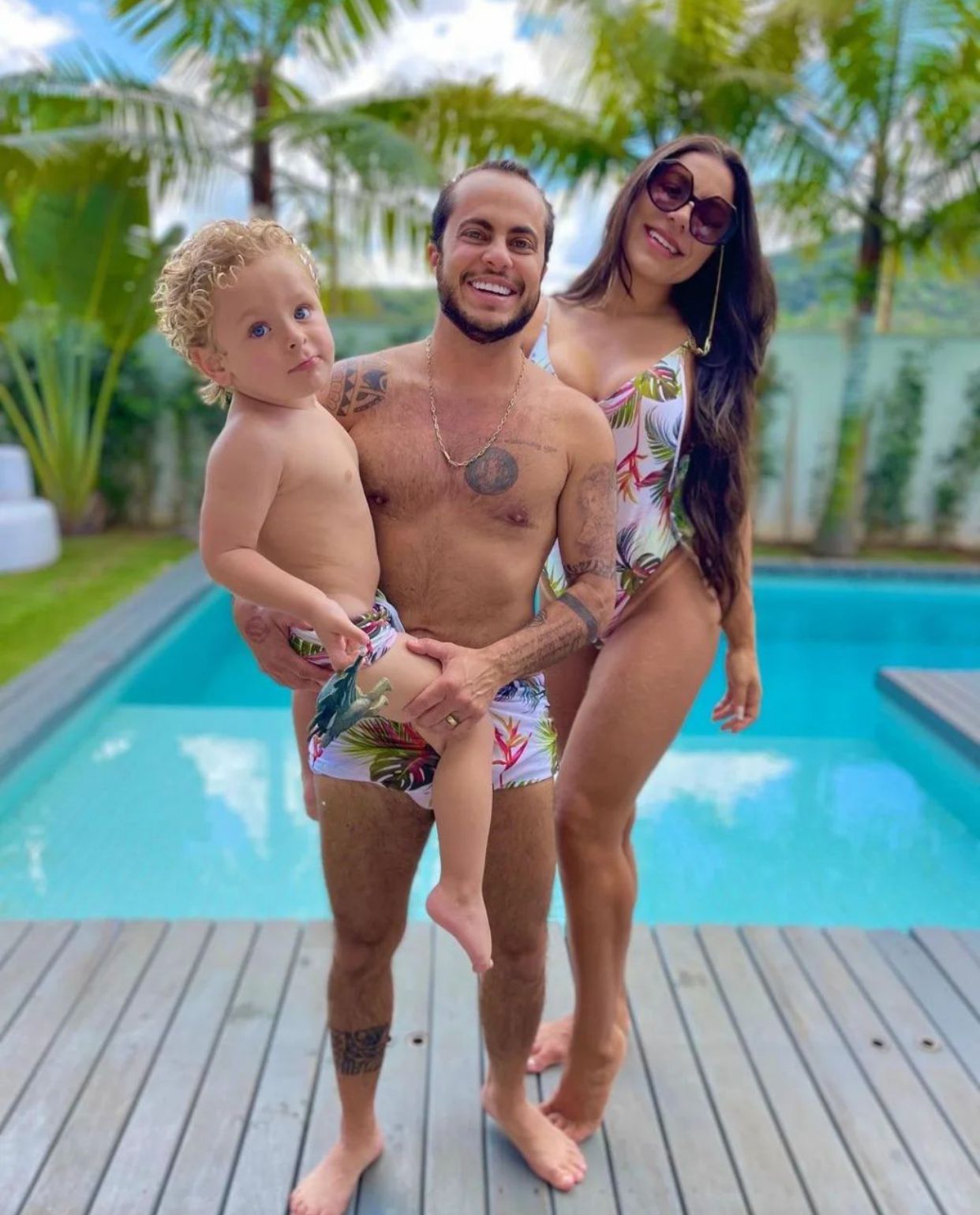 Thammy, Andressa e o filho do casal, Bento (Reprodução)