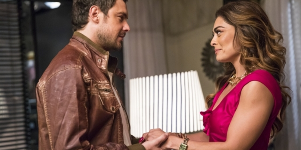 http://tvfoco.uai.com.br/wp-content/uploads/2015/05/Daniela-Mercury.jpg