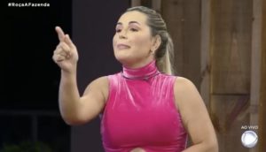 A Fazenda 14: Deolane bate-boca com Babi na formação da nona roça (Foto: Reprodução / PlayPlus)