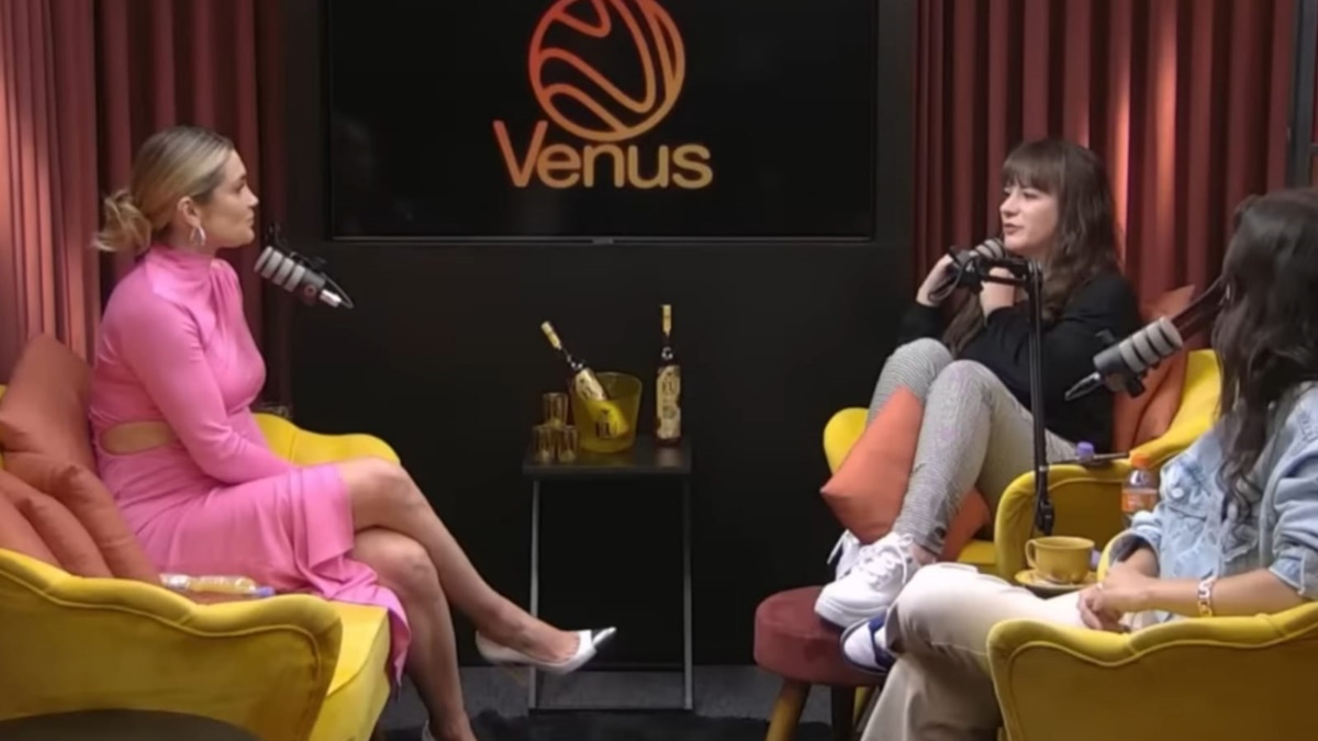 A famosa trouxe revelações sobre os bastidores de novela ao Vênus Podcast 