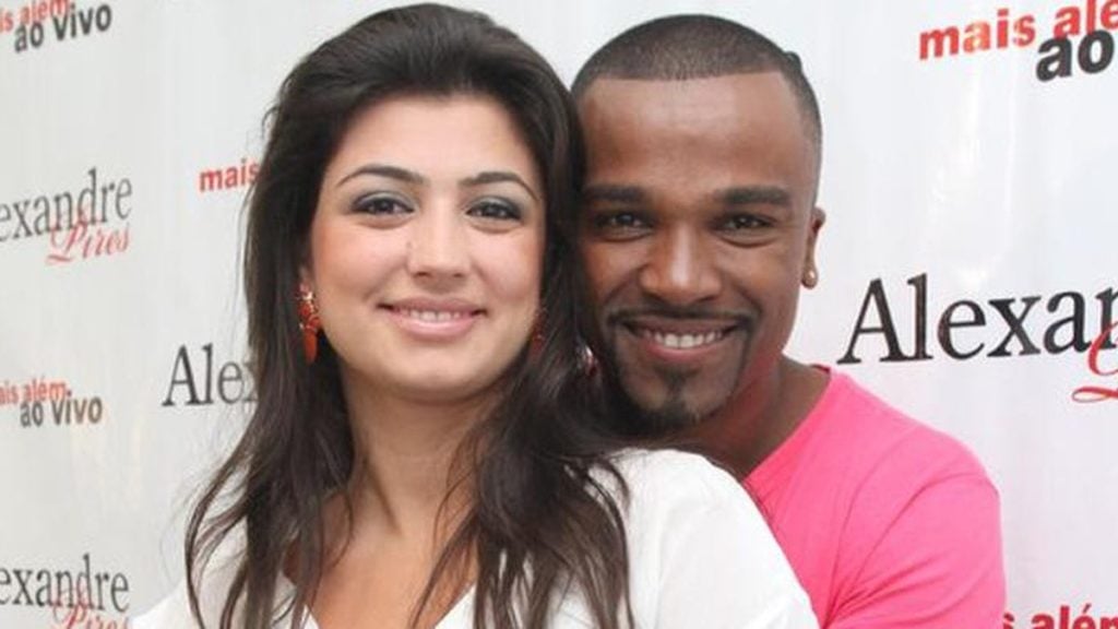 O cantor Alexandre Pires, discreto em sua vida pessoal, é casado há mais de 15 anos (Foto Reprodução)