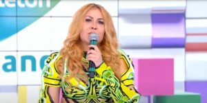 Joelma se apresentou no Teleton (Foto: Reprodução / SBT)