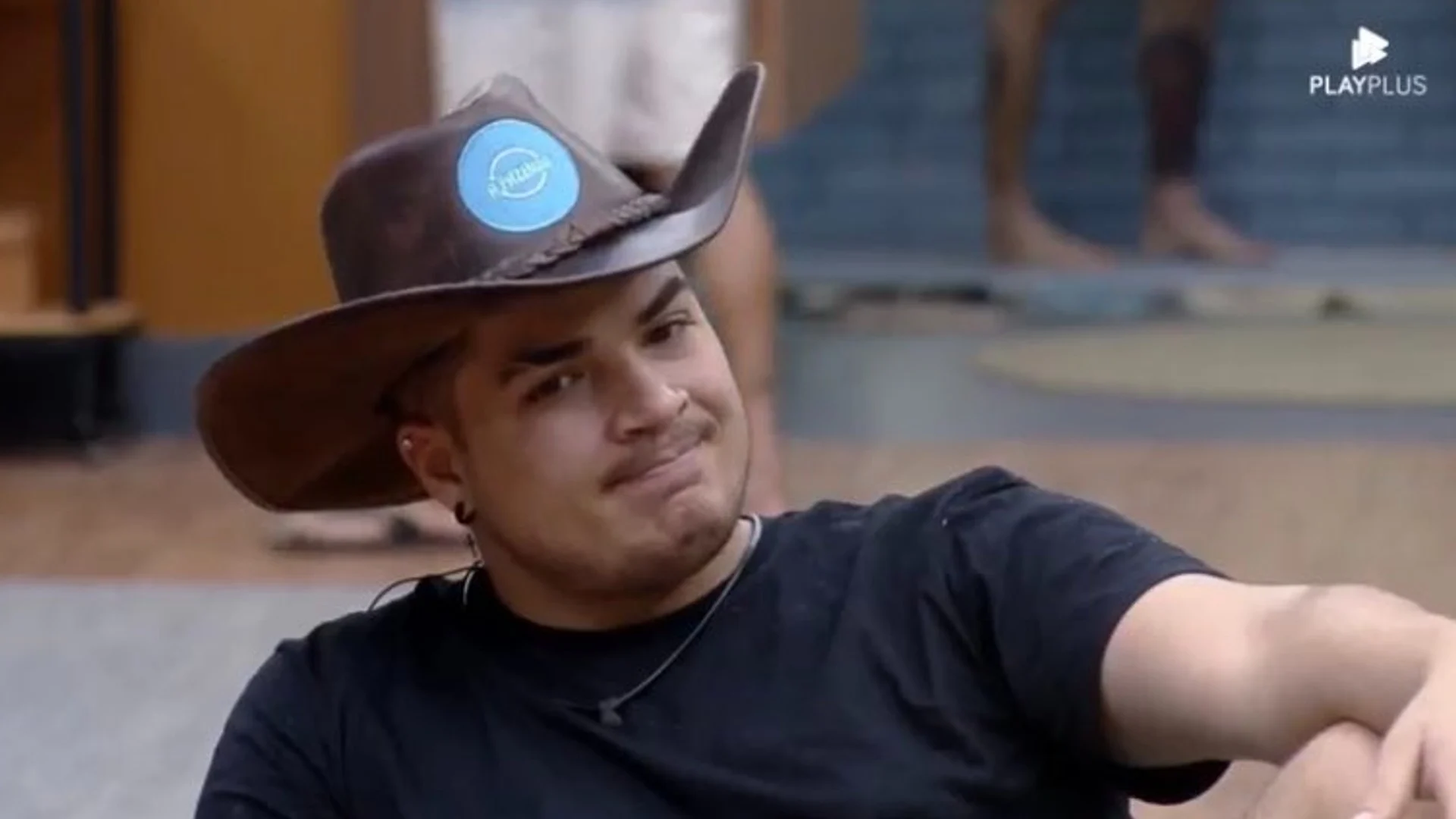 Eliminado de A Fazenda, Lucas Santos solta o verbo e detona a produção do reality da Record - Foto Reprodução