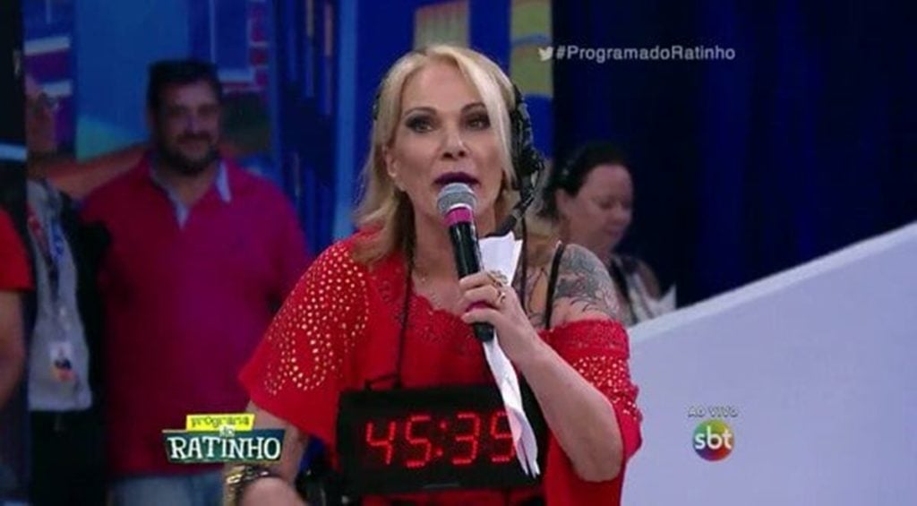 http://tvfoco.uai.com.br/wp-content/uploads/2015/05/Daniela-Mercury.jpg
