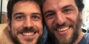 Marco Pigossi e Rodrigo Lombardi nos bastidores de 'A Força do Querer' (Foto: Reprodução)